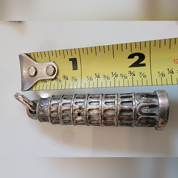 Leaning Tower of Pisa pendant - Picture 4 of 4